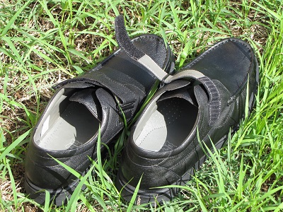 Chaussures de cuir noires.